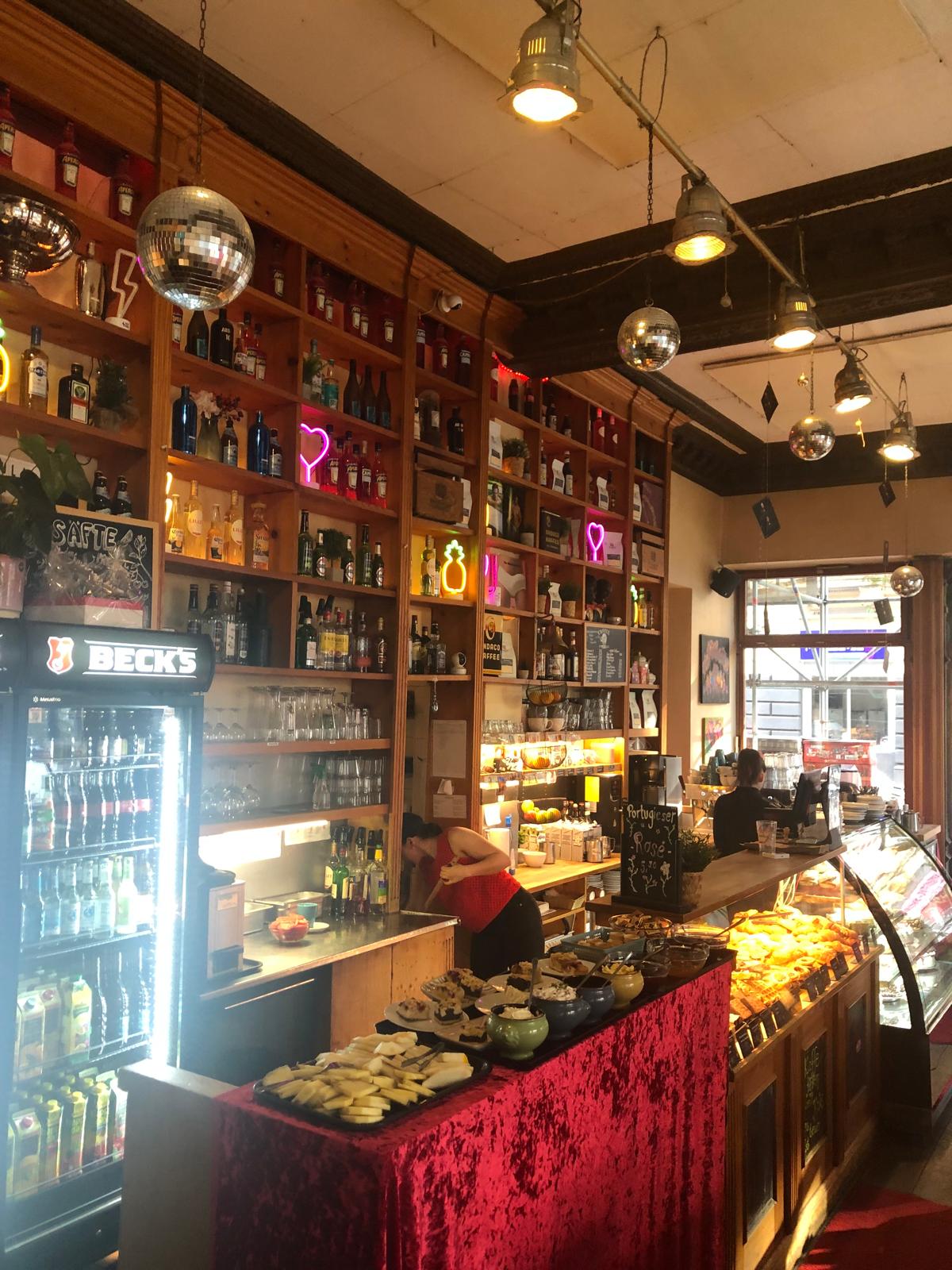 Tresen im Café May St. Pauli